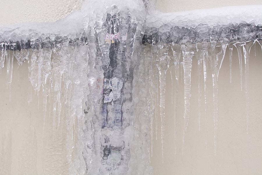 How to Prevent Frozen Pipes From Bursting