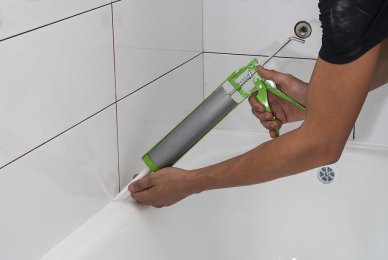 How to Remove Silicone Caulk From Shower