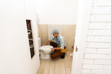 Toilet Valve Leaking: Tips for Fixing It